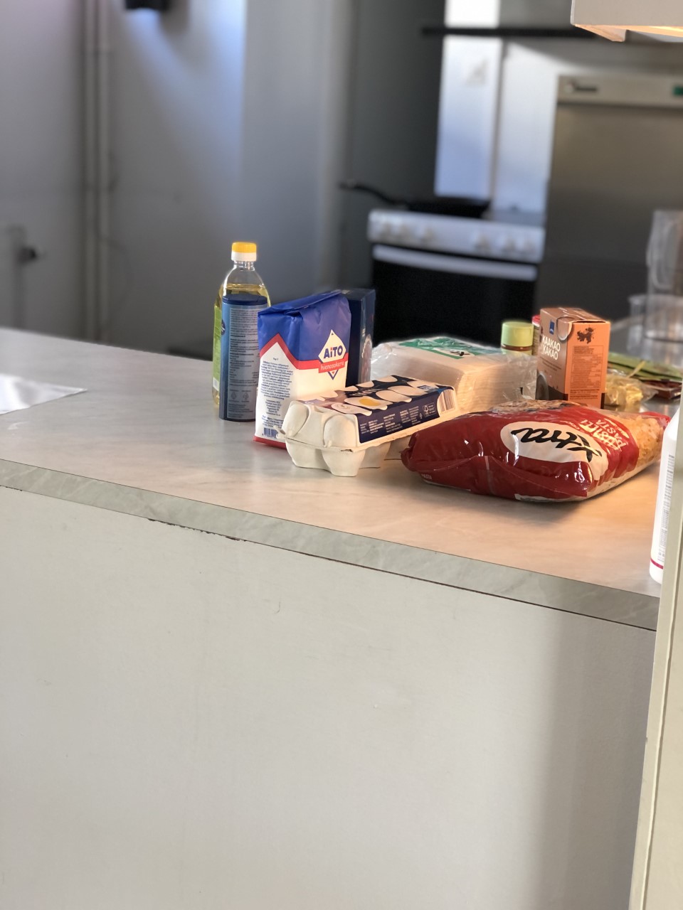 Kokkikerho Keittiöpenkki missä on rouka aineet, esim kanamunat ja perunajauhoa
